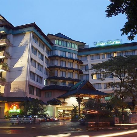 Kedaton Hotel Bandung Exteriör bild