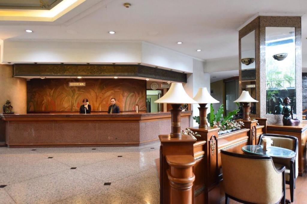Kedaton Hotel Bandung Exteriör bild