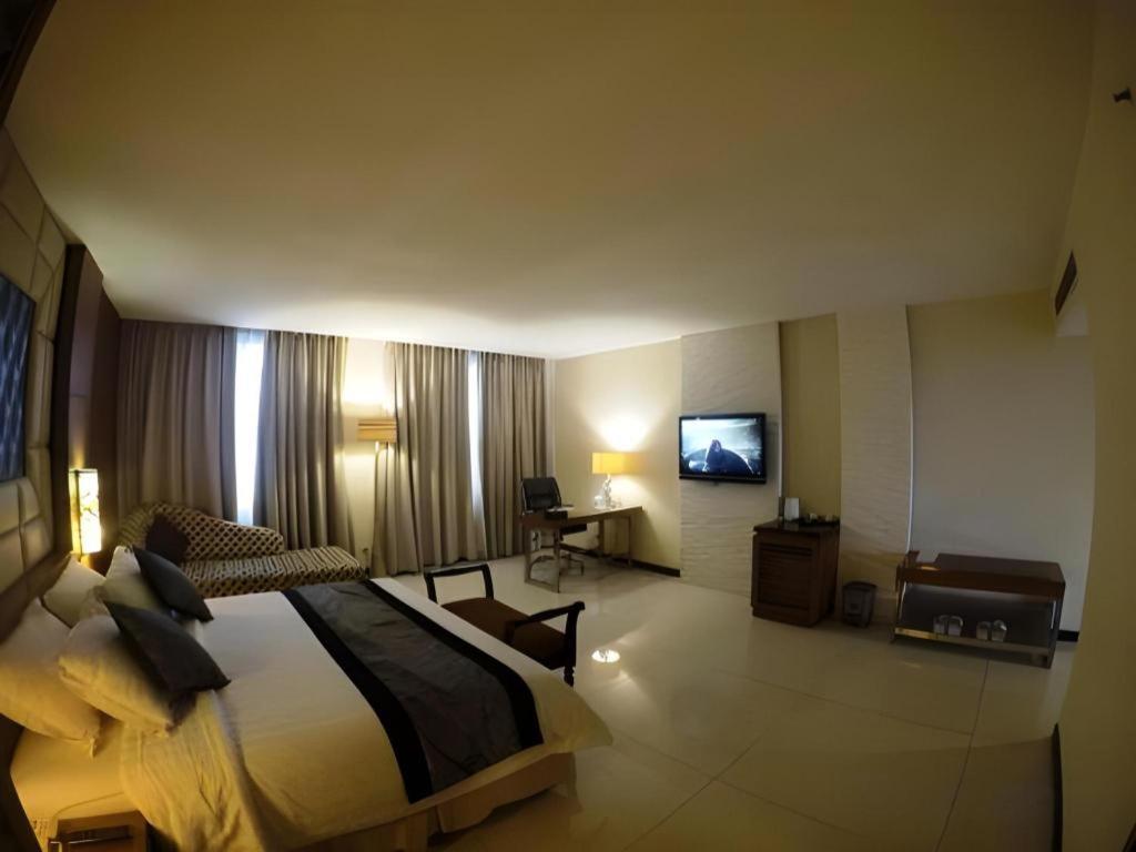 Kedaton Hotel Bandung Exteriör bild