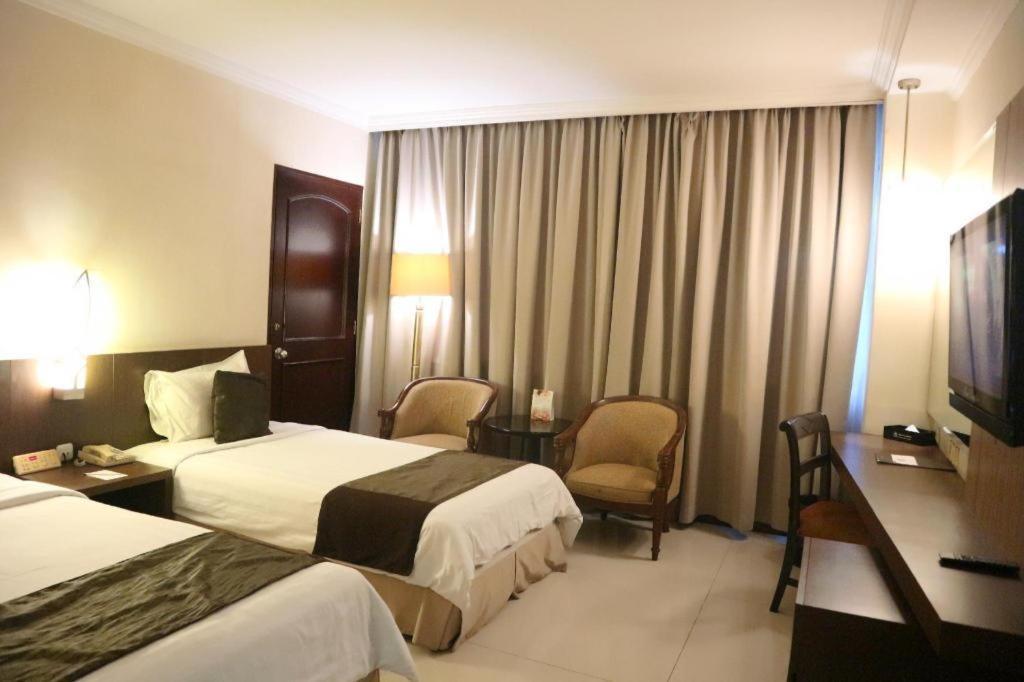 Kedaton Hotel Bandung Exteriör bild