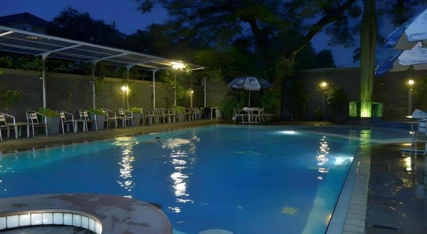 Kedaton Hotel Bandung Exteriör bild