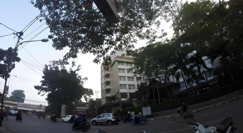 Kedaton Hotel Bandung Exteriör bild