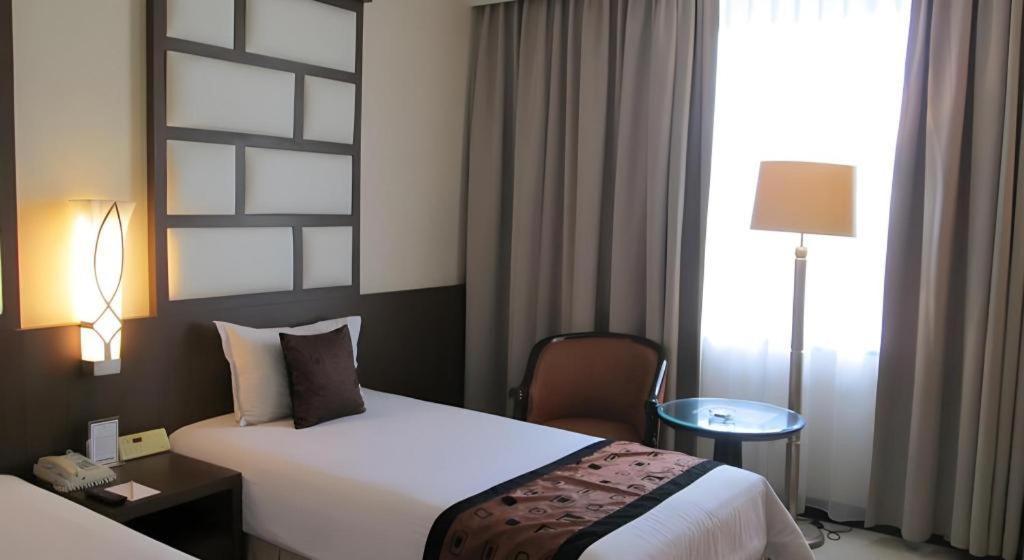 Kedaton Hotel Bandung Exteriör bild