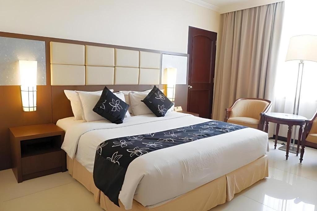 Kedaton Hotel Bandung Exteriör bild