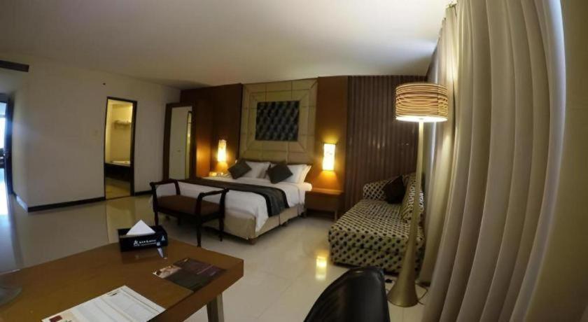 Kedaton Hotel Bandung Exteriör bild