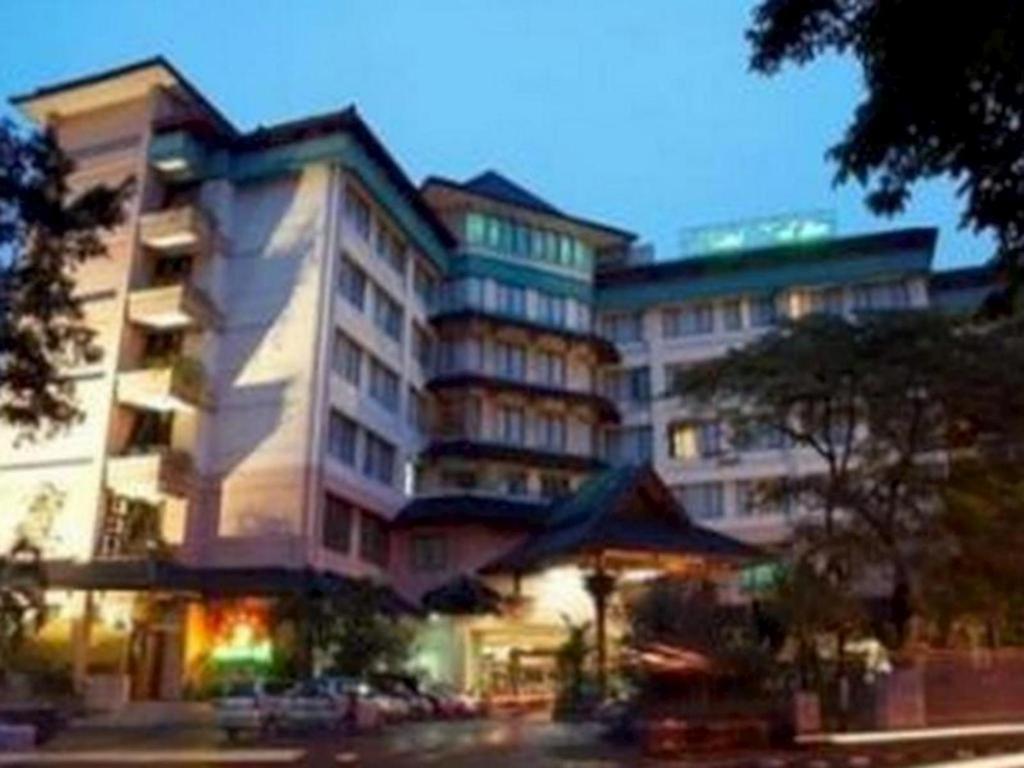Kedaton Hotel Bandung Exteriör bild