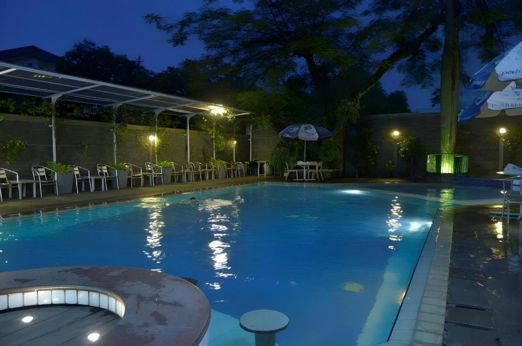 Kedaton Hotel Bandung Exteriör bild